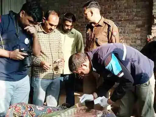 Muzaffarnagar भोपा में दिल दहला देने वाली वारदात: किसान की गला रेतकर हत्या, पिता की रोक-टोक से नाराज़ दो बेटियों ने कबूला जुर्म