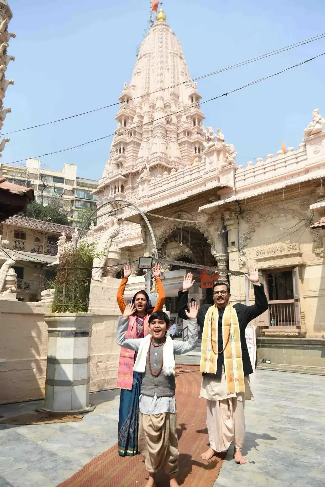 एण्डटीवी के कलाकार महाशिवरात्रि के पावन अवसर पर देश के प्रसिद्ध शिव मंदिरों में भोलेनाथ का आर्शीवाद लेने पहुंचे!