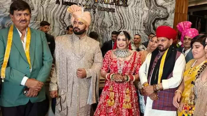 पूजा ढांडा की शादी में Brij Bhushan Sharan Singh की मौजूदगी, रेसलिंग की दुनिया की दिग्गज के जीवन के नए अध्याय की शुरुआत