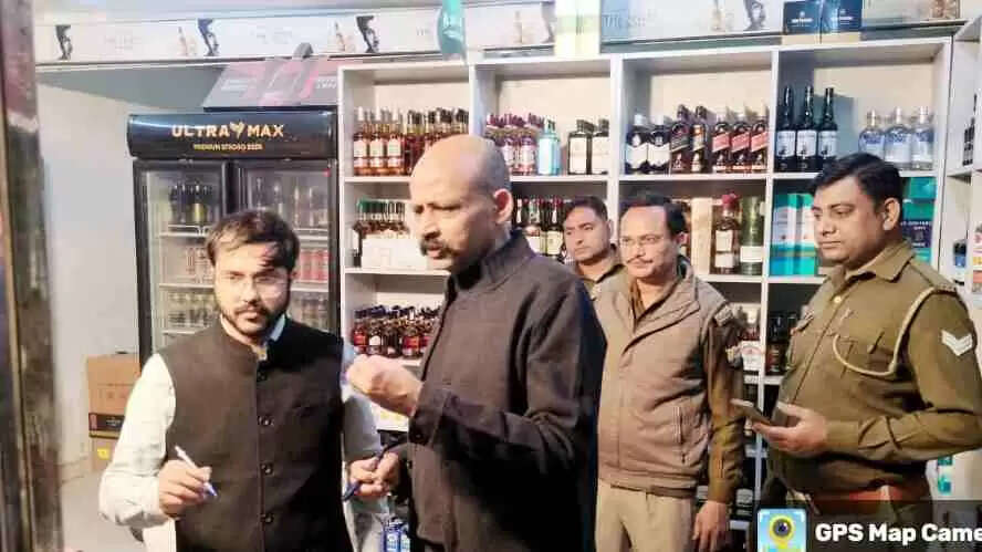 Muzaffarnagar में अवैध शराब धंधे पर बड़ी कार्रवाई: 29 दुकानों पर रातों-रात छापेमारी, आबकारी टीम की सख़्ती से मचा हड़कंप |