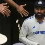 भारतीय कप्तान रोहित शर्मा सिर्फ चार छक्के लगाकर वीरेंद्र सहवाग को पीछे कर सकते हैं, रच सकते है इतिहास