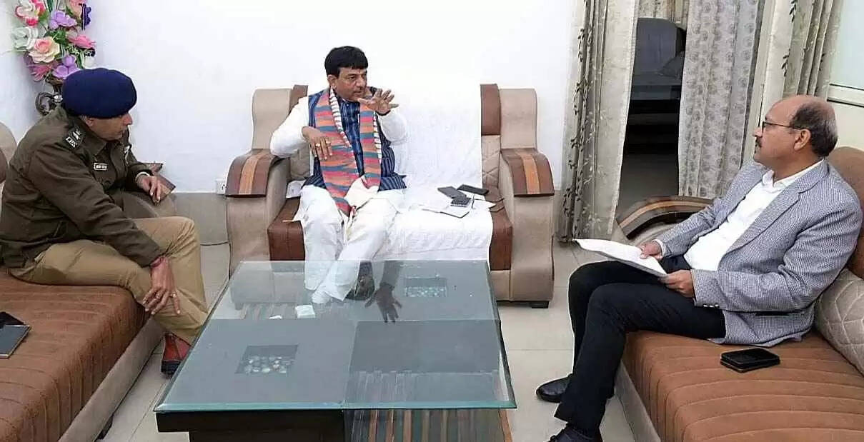 Muzaffarnagar Sonu Murder Case: लखनऊ से लौटते ही मंत्री कपिल देव अग्रवाल का बड़ा एक्शन, डीएम-एसपी तलब, दोषियों पर सख्त कार्रवाई के निर्देश