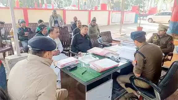 Muzaffarnagar छपार थाना समाधान दिवस में प्रशासन सख्त मोड में: जनसमस्याओं पर त्वरित कार्रवाई के निर्देश, साइबर ठगी के खिलाफ जागरूकता अभियान तेज