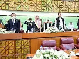 ओआईसी&nbsp;ने&nbsp;कश्‍मीर&nbsp;में&nbsp;आत्‍मनिर्णय&nbsp;के&nbsp;अधिकार&nbsp;को&nbsp;देने&nbsp;और&nbsp;भारतीय&nbsp;मुस्लिमों&nbsp;के&nbsp;साथ&nbsp;कथित&nbsp;भेदभाव&nbsp;को&nbsp;रोकने&nbsp;की&nbsp;मांग&nbsp;की