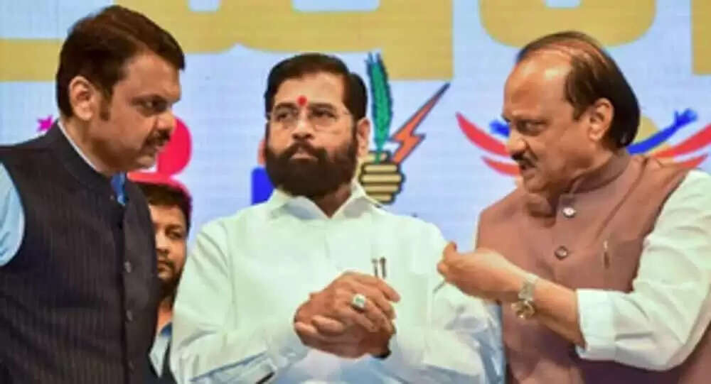 महाराष्ट्र में महायुति सरकार की गठन के पहले से शुरू हुईं मुश्किलें अभी तक खत्म होने का नाम नहीं ले रही हैं