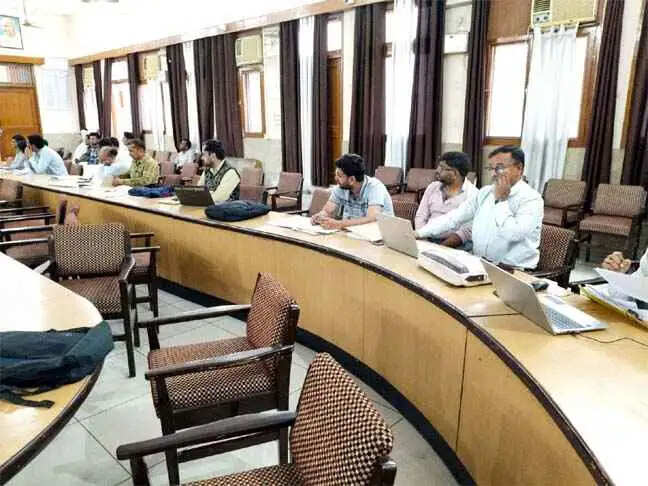 जनगणना 2027 की तैयारी तेज: Muzaffarnagar में एडीएम की अध्यक्षता में अहम बैठक, प्रशिक्षण पर जोर