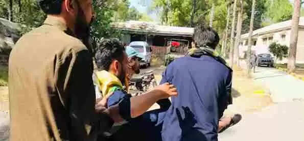 PoK में बढ़ते प्रदर्शनों के बीच सैनिकों को बंधक बनाया, सरकार पर आरोप &ndash; कश्मीरियों के मौलिक अधिकारों की आवाज़