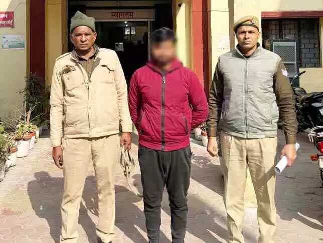 Muzaffarnagar में चोरी की बाइक बेचने का फर्जीवाड़ा बेनकाब: नई मंडी पुलिस ने फर्जी आधार बनाने वाले आरोपी को लैपटॉप-प्रिंटर संग दबोचा
