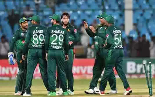PCB Fine on Pakistan Team: सुपर-8 में नाकामी के बाद हर खिलाड़ी पर 50 लाख पाकिस्तानी रुपए का जुर्माना