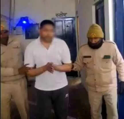 तितावी में सोशल मीडिया फर्जीवाड़े का बड़ा खुलासा: नकली पहचान बनाकर धमकी और आपत्तिजनक पोस्ट करने वाला युवक गिरफ्तार, Muzaffarnagar पुलिस की सख्त कार्रवाई