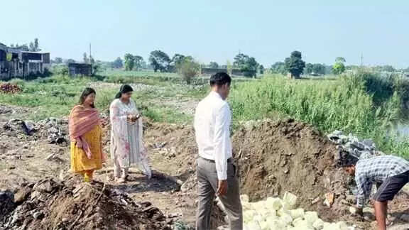 Muzaffarnagar में खाद्य सुरक्षा विभाग की नींद टूटी, 90 हजार रुपये के मिलावटी खोये और रसगुल्ले हुए नष्ट – त्योहारों से पहले जागे अधिकारी!