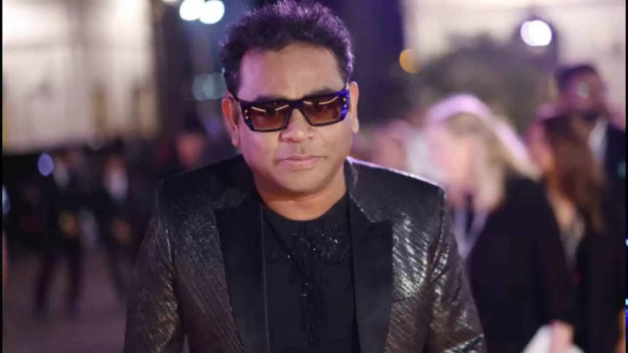 बॉलीवुड में &ldquo;सांप्रदायिक भेदभाव&rdquo; की बहस तेज: A. R. Rahman के बयान पर कंगना रनोट का पलटवार, जावेद अख्तर भी कूदे मैदान में