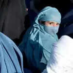 महिलाओं की कैद को तालिबान का नया फरमान, घरों में खिड़कियां नहीं होनी चाहिए