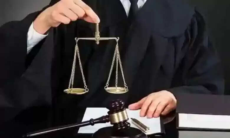 इस्लामाबाद में बड़ी संख्या में वकील सड़कों पर उतर आए, किया बड़ा प्रदर्शन