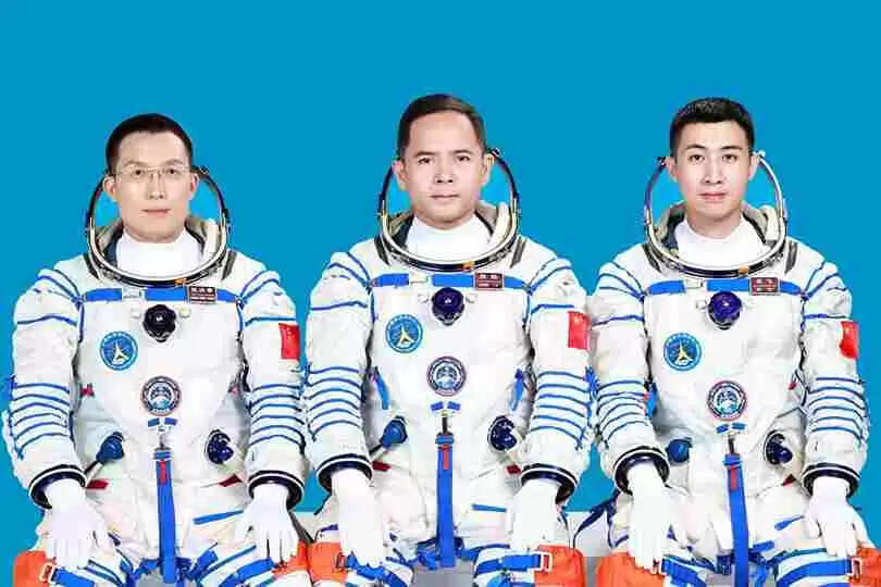 🚀 चीन का नया अंतरिक्ष मिशन Shenzhou-21 आज रात उड़ान को तैयार – तियांगोंग स्टेशन पर होगा नया इतिहास! 🚀