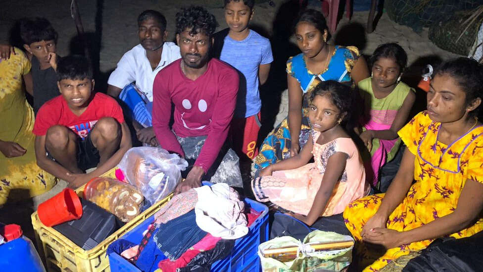 श्रीलंका में आर्थिक संकट अब मानवीय संकट में बदल रहा है श्रीलंकाई परिवारों ने अपना देश छोड़ना शुरू कर दिया है