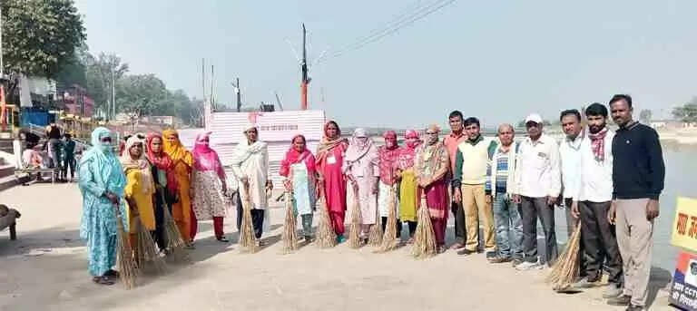 मोरना में कार्तिक गंगा स्नान मेले के बाद वृहद स्वच्छता अभियान: मेले की गंदगी को हटाने में Muzaffarnagar सफाई कर्मचारियों का अहम योगदान