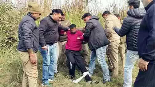 खतौली में Muzaffarnagar पुलिस की बड़ी कार्रवाई: मुठभेड़ में दो शातिर लुटेरे लंगड़े, डकैती का खुलासा, लाखों की नकदी-जेवर व अवैध हथियार बरामद