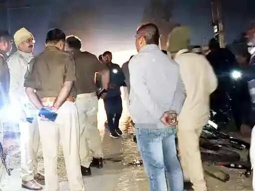 Muzaffarnagar शाहपुर में भीषण सड़क हादसा: तीन मोटरसाइकिलों की टक्कर में दो की मौत, कई घायल