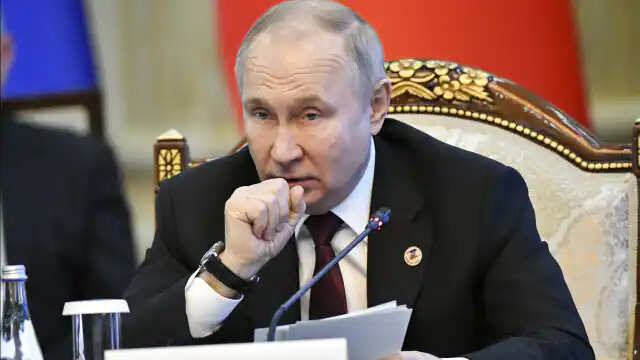 इस युद्ध के जरिए यूक्रेन को तो भारी नुकसान हुआ ही है साथ ही साथ रूस पर भी इस युद्ध का बड़ा प्रभाव पड़ा है।