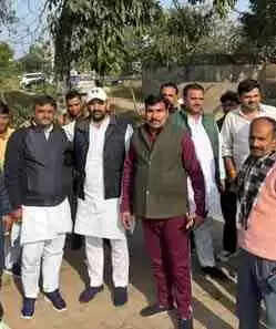 चरथावल में विधायक पंकज मलिक का सीधा संवाद: SIR फॉर्म नोटिस को लेकर Muzaffarnagar ग्रामीणों की शंकाएं दूर, अफवाहों से सावधान रहने की अपील