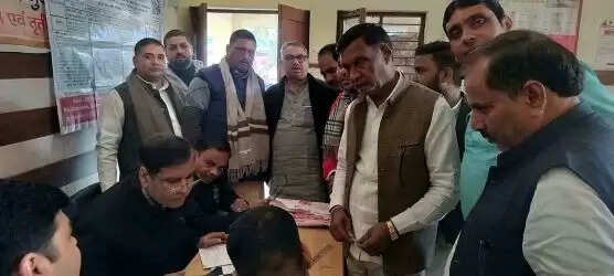 Muzaffarnagar खतौली भूमि विकास बैंक चुनाव में सियासी हलचल तेज: चार प्रत्याशियों की दावेदारी, किसानों के विकास और पारदर्शिता का बड़ा वादा