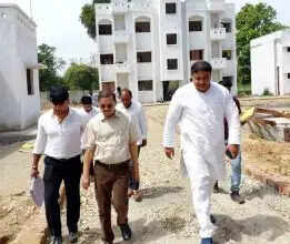 Muzaffarnagar सीएमओ डॉ. सुनील तेवतिया ने निर्माणाधीन सामुदायिक स्वास्थ्य केंद्र रोहाना का किया निरीक्षण, समयबद्ध निर्माण के दिए निर्देश