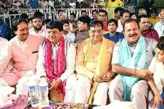 Muzaffarnagar रामलीला महोत्सव में शक्ति बाण ने लिया लक्ष्मण के प्राण, संजीवनी से लौटी जीवन की आस