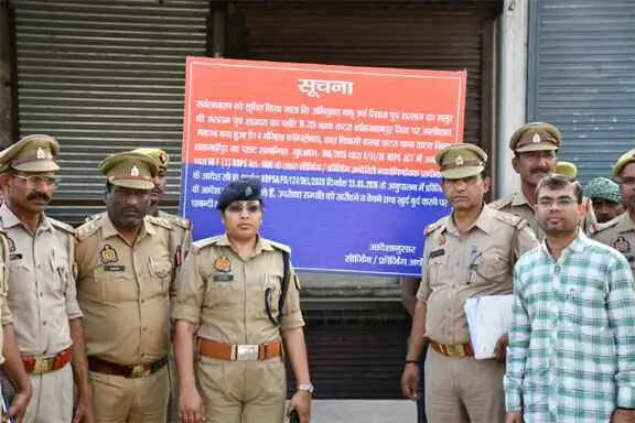 Muzaffarnagar-ऑपरेशन सवेरा की सबसे बड़ी कार्रवाई&mdash;ड्रग तस्कर बाबू उर्फ रियाज की 80 करोड़ से ज्यादा की 34 संपत्तियां जब्त