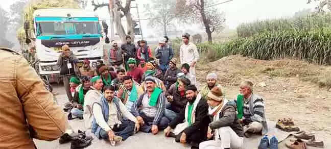 पन्नी कचरे पर किसान सड़कों पर उतरे: भोपा रोड Muzaffarnagar पर गाड़ियों की घेराबंदी, भाकियू अराजनैतिक का बड़ा पर्यावरणीय अल्टीमेटम