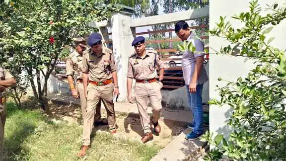 Muzaffarnagar: चरथावल में स्कूल चौकीदार की धारदार हथियार से हत्या, पुलिस ने तीन टीमें गठित कर शुरू की जांच