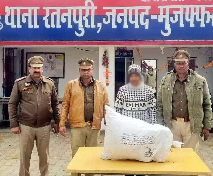 Muzaffarnagar में ड्रग्स पर बड़ा वार: रतनपुरी पुलिस की कार्रवाई में 20 किलो से अधिक गांजा बरामद, बाइक सवार तस्कर गिरफ्तार