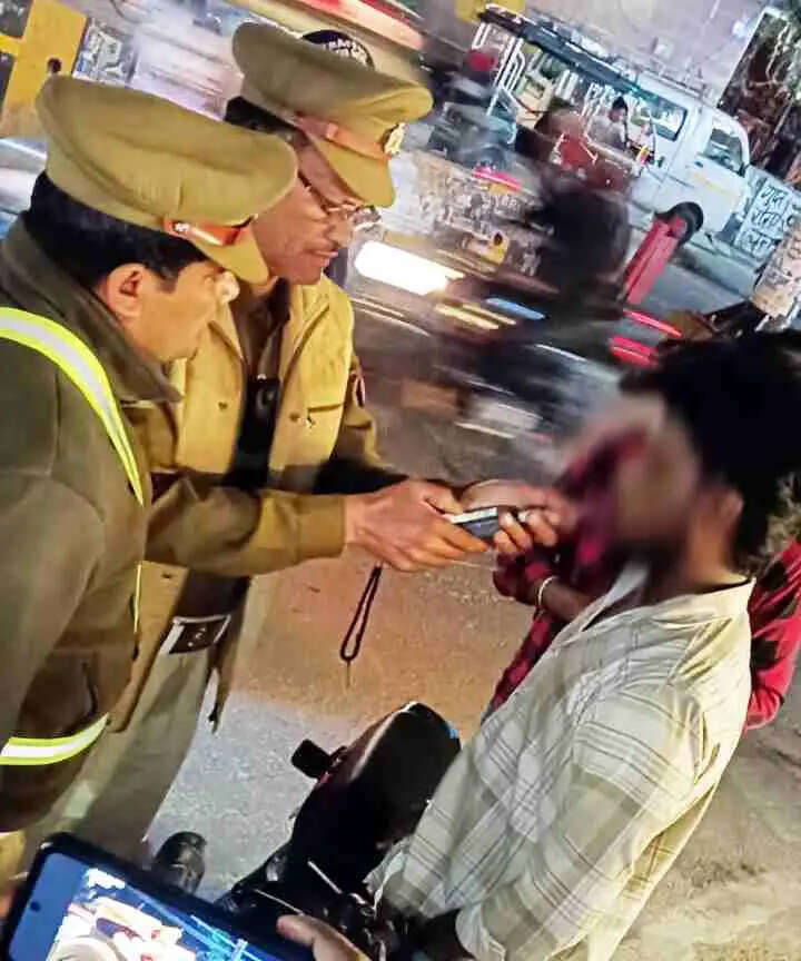 Muzaffarnagar Traffic Awareness Campaign: एसएसपी के निर्देश पर शराब पीकर गाड़ी चलाने वालों पर सख्ती, सघन चेकिंग अभियान तेज