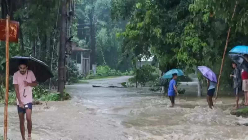 असम में हो रही मूसलाधार बारिश, IMD ने जारी किया अलर्ट