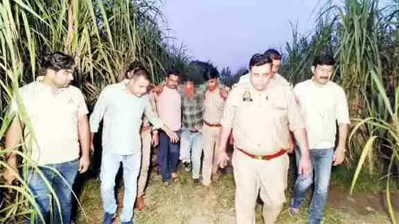 बुढ़ाना में Muzaffarnagar पुलिस ने दबोचा इनामी शातिर अपराधी, मुठभेड़ में घायल, बरामद किए अवैध शस्त्र और मोटरसाइकिल