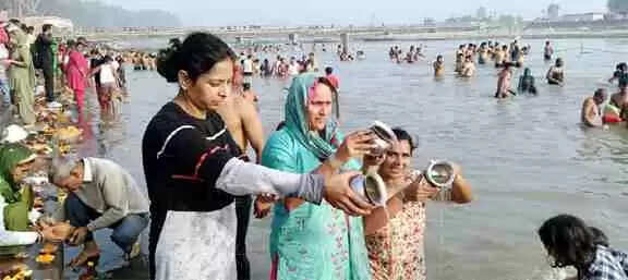 कार्तिक पूर्णिमा पर शुकतीर्थ में गंगा स्नान का भव्य मेला: श्रद्धालुओं का सैलाब, हर-हर गंगे से गूंज उठा Muzaffarnagar