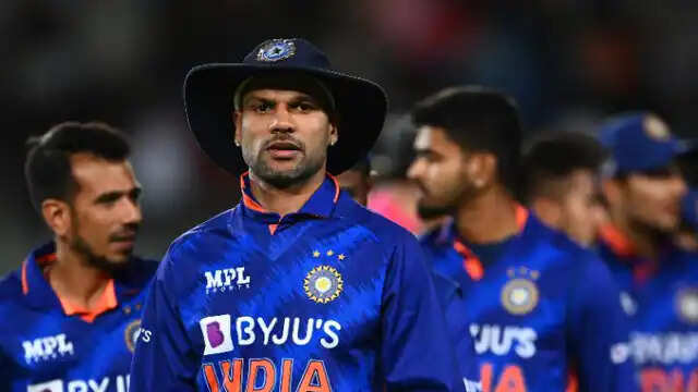 पिछला मैच बारिश में धुलने के कारण यह देखना होगा कि अंतरिम मुख्य कोच वीवीएस लक्ष्मण अंतिम एकादश में कोई बदलाव करते हैं या नहीं।