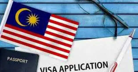 Trump Gold Card Visa: 10 लाख डॉलर में अमेरिका में स्थायी रहने का रास्ता! योजना पर बड़ा खुलासा&mdash;अब तक सिर्फ एक व्यक्ति को मिला गोल्ड कार्ड