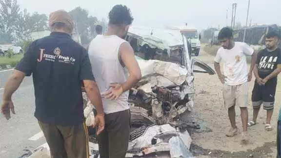 Muzaffarnagar में भीषण सड़क हादसा, महिलाओं सहित 6 की मौत, ट्रक चालक फरार