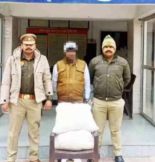 बुढाना में ऑपरेशन सवेरा की बड़ी कामयाबी: 10 लाख के गांजे संग शातिर तस्कर गिरफ्तार, कैन्टर बरामद, Muzaffarnagar पुलिस की तगड़ी कार्रवाई