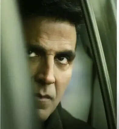 Akshay Kumar Daughter Cyber Crime Case: ऑनलाइन गेम के दौरान न्यूड फोटो मांगने वाले आरोपी की गिरफ्तारी, साइबर सुरक्षा पर फिर बढ़ी चिंता