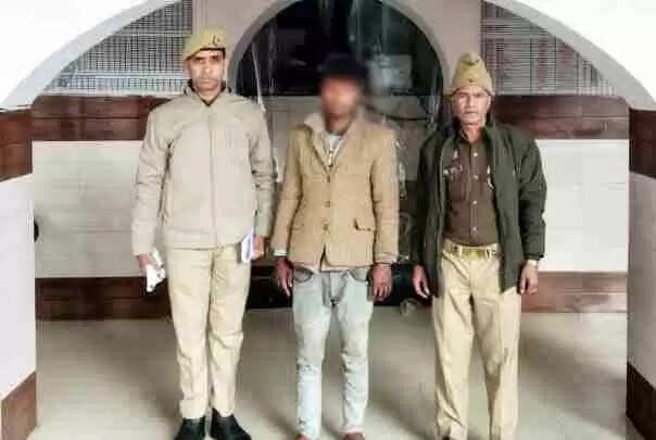 Muzaffarnagar चरथावल पुलिस की बड़ी कामयाबी: अवैध तमंचा और जिंदा कारतूस के साथ युवक गिरफ्तार, Arms Act में मुकदमा दर्ज