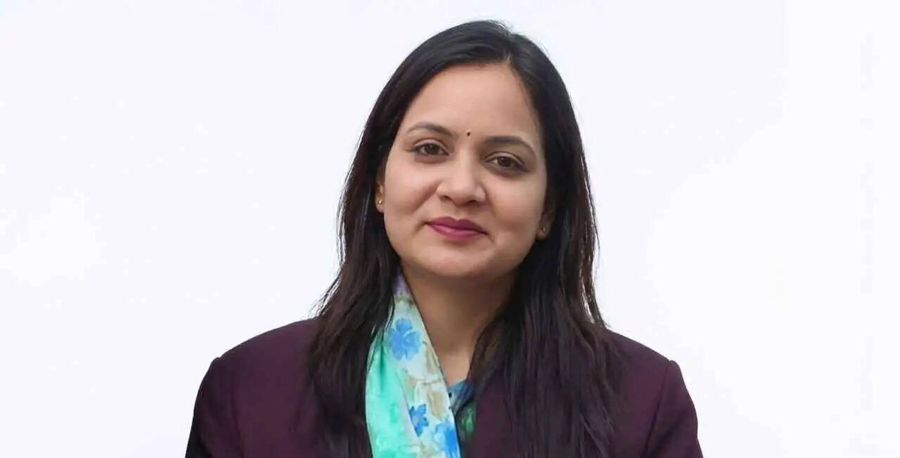 Nepal की स्वास्थ्य मंत्री बनीं Nisha Mehta: दिल्ली AIIMS से ग्वालियर तक की शिक्षा, सेवा से नीति निर्माण तक पहुंचा प्रेरक सफर