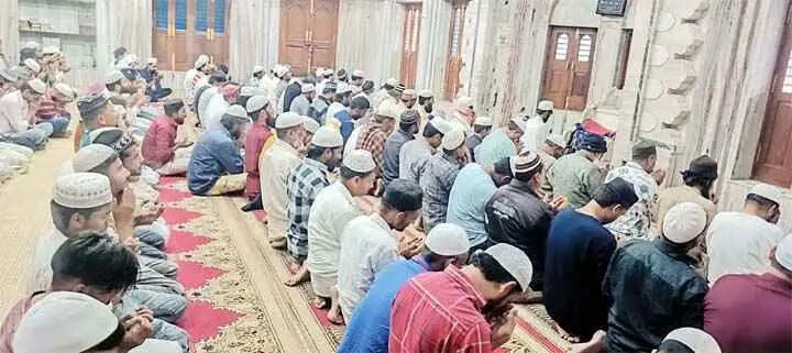 जानसठ में अलविदा जुमे की नमाज शांतिपूर्ण संपन्न: चौराहों व मस्जिदों पर कड़ी सुरक्षा, Muzaffarnagar प्रशासन रहा अलर्ट