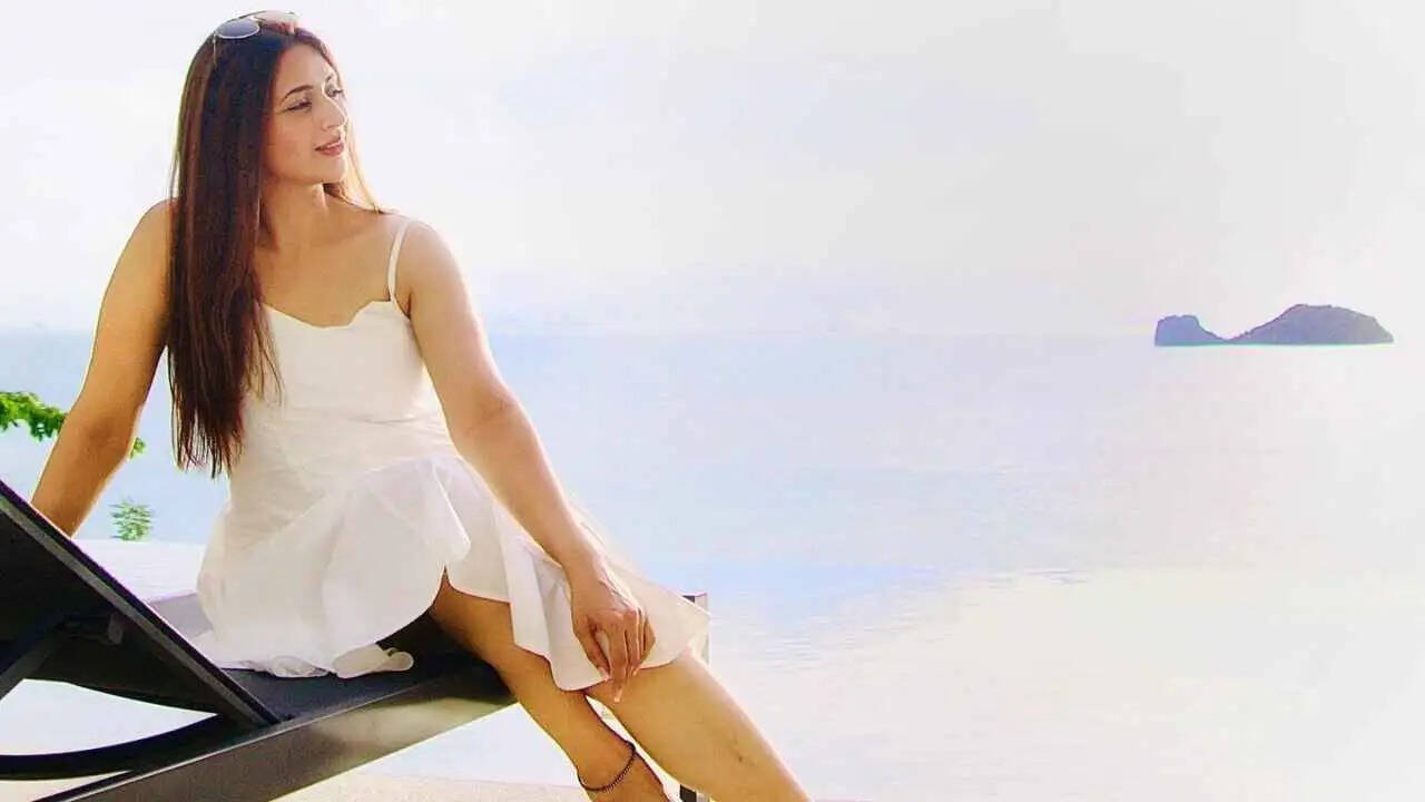 10 साल बाद मां बनने वाली हैं Divyanka Tripathi: पति विवेक दहिया संग बेबी बंप तस्वीरों से दी खुशखबरी