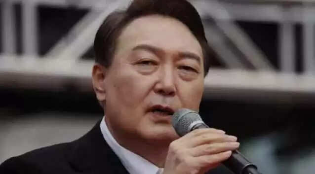 दक्षिण कोरिया में सत्ता से सलाखों तक: मार्शल लॉ विवाद में पूर्व राष्ट्रपति Yoon Suk Yeol को 5 साल की जेल, विद्रोह केस पर टिकी दुनिया की नजर