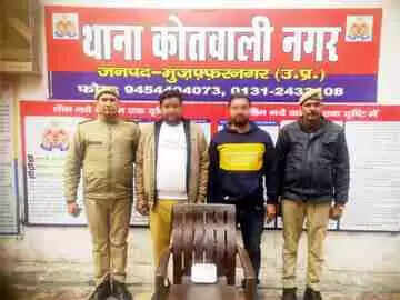 Muzaffarnagar कोतवाली नगर पुलिस की सख्त कार्रवाई: बंद मकान में चल रहे जुए का भंडाफोड़, दो आरोपी गिरफ्तार, नकदी व ताश बरामद
