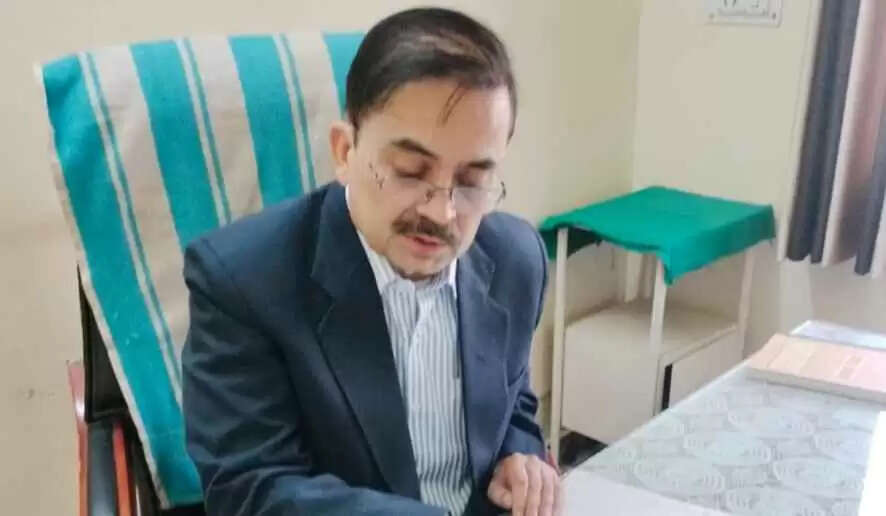 Muzaffarnagar मुख्य चिकित्सा अधिकारी डॉ. सुनील तेवतिया ने जनता दर्शन में समस्याओं का किया समाधान